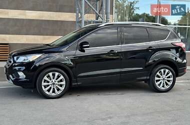 Внедорожник / Кроссовер Ford Escape 2016 в 
