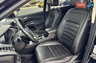 Внедорожник / Кроссовер Ford Escape 2016 в 