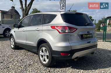 Внедорожник / Кроссовер Ford Escape 2016 в 