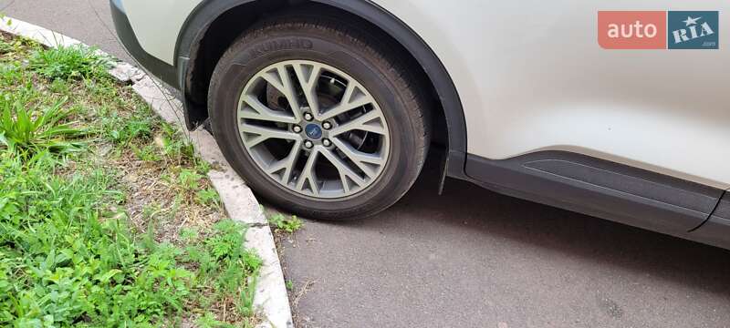 Внедорожник / Кроссовер Ford Escape 2022 в Кривом Роге