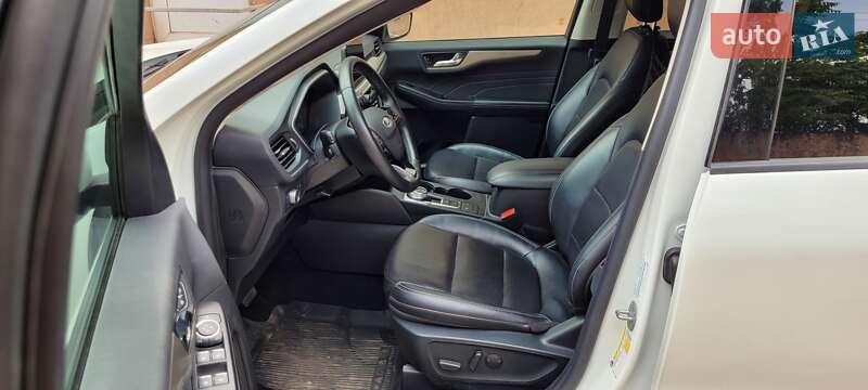 Внедорожник / Кроссовер Ford Escape 2022 в Кривом Роге