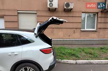 Позашляховик / Кросовер Ford Escape 2022 в 