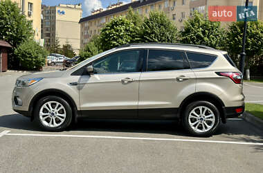 Внедорожник / Кроссовер Ford Escape 2018 в 