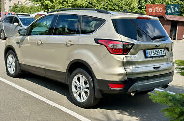 Внедорожник / Кроссовер Ford Escape 2018 в 