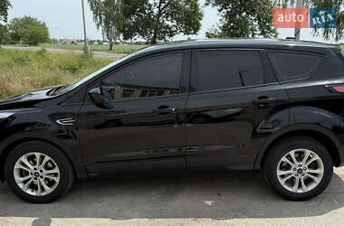 Внедорожник / Кроссовер Ford Escape 2017 в 