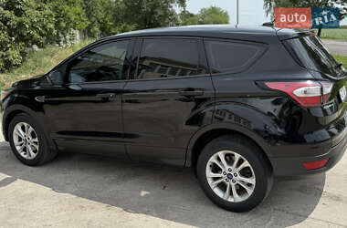 Внедорожник / Кроссовер Ford Escape 2017 в 
