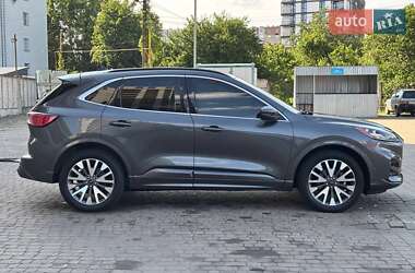 Внедорожник / Кроссовер Ford Escape 2020 в 