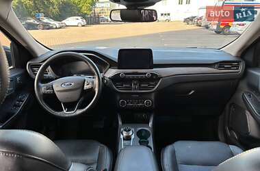 Внедорожник / Кроссовер Ford Escape 2020 в 