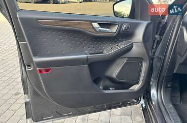 Внедорожник / Кроссовер Ford Escape 2020 в 