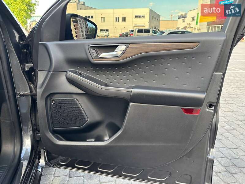 Внедорожник / Кроссовер Ford Escape 2020 в Львове