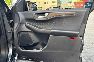 Внедорожник / Кроссовер Ford Escape 2020 в 