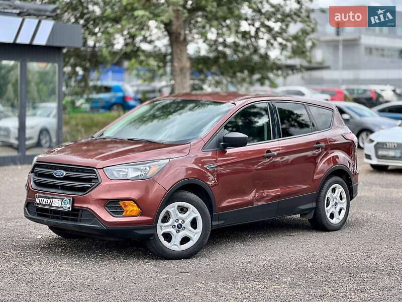 Внедорожник / Кроссовер Ford Escape 2018 в 