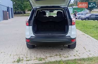 Внедорожник / Кроссовер Ford Escape 2017 в 