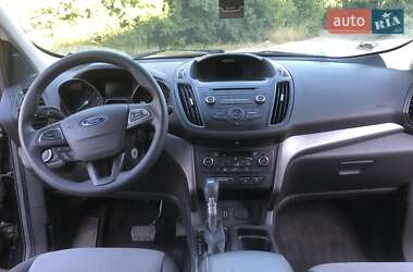 Внедорожник / Кроссовер Ford Escape 2016 в 