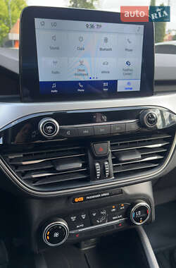Внедорожник / Кроссовер Ford Escape 2020 в 