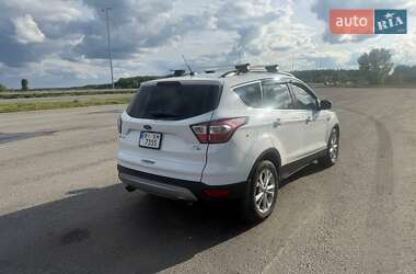 Внедорожник / Кроссовер Ford Escape 2016 в 