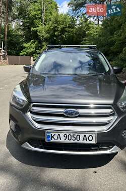 Внедорожник / Кроссовер Ford Escape 2017 в 