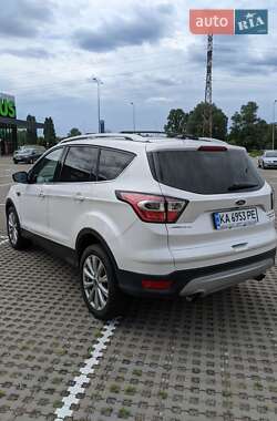 Внедорожник / Кроссовер Ford Escape 2016 в 