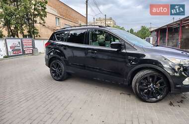 Внедорожник / Кроссовер Ford Escape 2019 в 
