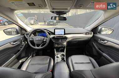 Внедорожник / Кроссовер Ford Escape 2021 в 