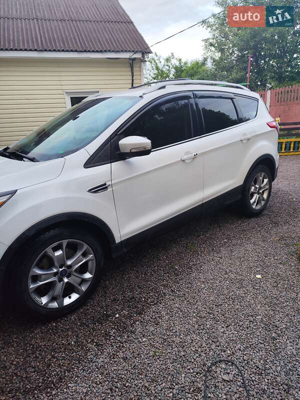 Внедорожник / Кроссовер Ford Escape 2015 в Черкассах