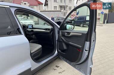 Внедорожник / Кроссовер Ford Escape 2022 в 