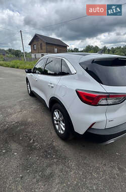 Внедорожник / Кроссовер Ford Escape 2020 в 