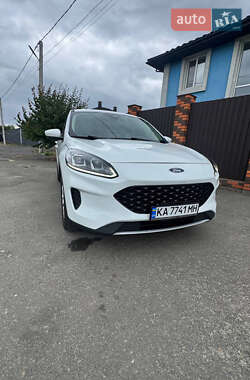 Внедорожник / Кроссовер Ford Escape 2020 в 