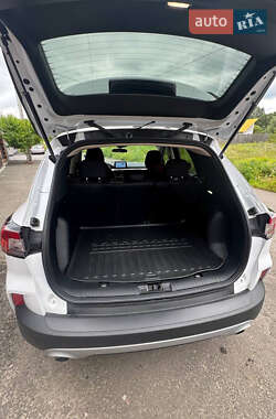Внедорожник / Кроссовер Ford Escape 2020 в 