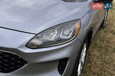 Внедорожник / Кроссовер Ford Escape 2021 в 