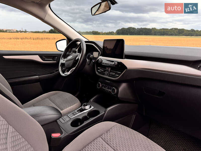 Позашляховик / Кросовер Ford Escape 2021 в Полтаві