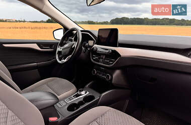 Внедорожник / Кроссовер Ford Escape 2021 в 