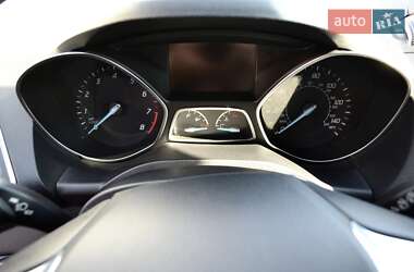 Позашляховик / Кросовер Ford Escape 2015 в 
