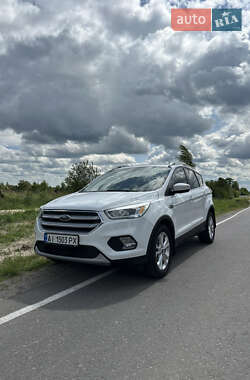 Позашляховик / Кросовер Ford Escape 2017 в Києві