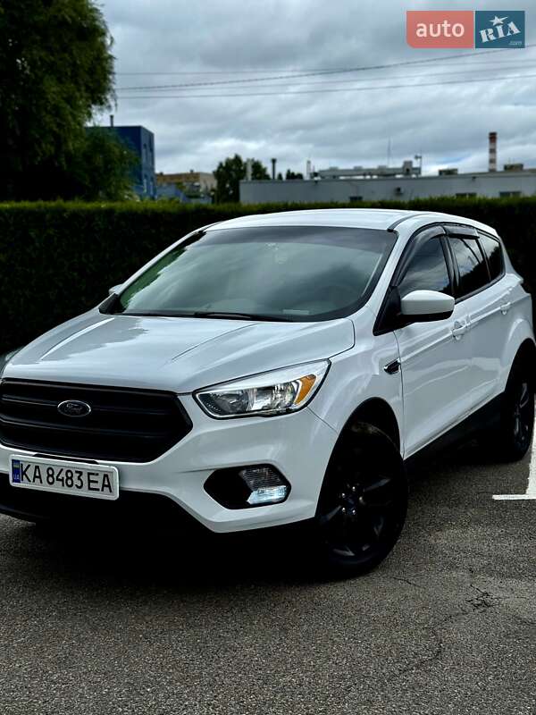 Внедорожник / Кроссовер Ford Escape 2016 в Киеве