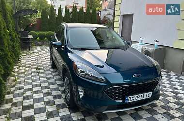 Внедорожник / Кроссовер Ford Escape 2019 в 