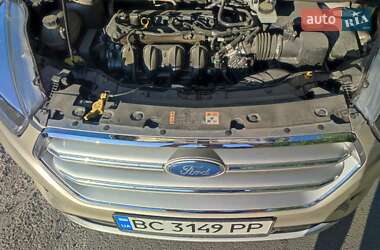Внедорожник / Кроссовер Ford Escape 2017 в 