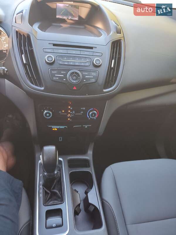Внедорожник / Кроссовер Ford Escape 2017 в Львове