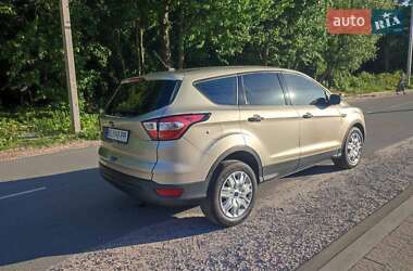 Внедорожник / Кроссовер Ford Escape 2017 в 