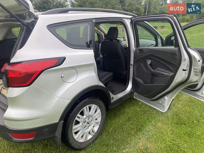Внедорожник / Кроссовер Ford Escape 2018 в Львове