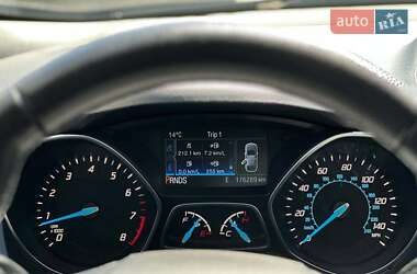 Внедорожник / Кроссовер Ford Escape 2015 в 