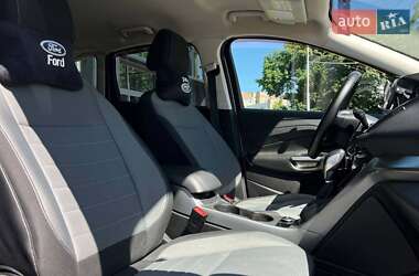 Внедорожник / Кроссовер Ford Escape 2015 в 