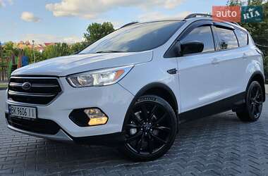 Позашляховик / Кросовер Ford Escape 2017 в Хмельницькому