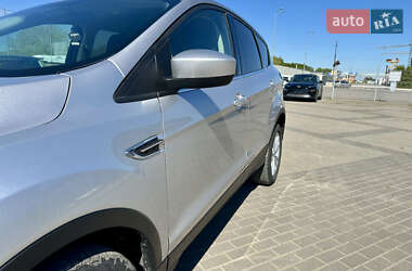 Внедорожник / Кроссовер Ford Escape 2017 в 