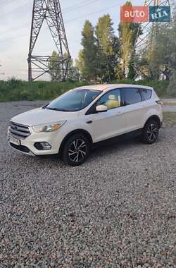 Внедорожник / Кроссовер Ford Escape 2016 в Киеве