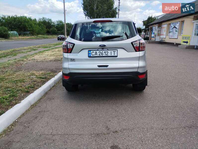 Позашляховик / Кросовер Ford Escape 2016 в Смілі