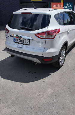 Внедорожник / Кроссовер Ford Escape 2015 в 