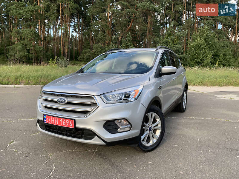 Внедорожник / Кроссовер Ford Escape 2018 в 