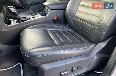 Внедорожник / Кроссовер Ford Escape 2018 в 