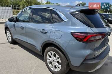 Позашляховик / Кросовер Ford Escape 2023 в 